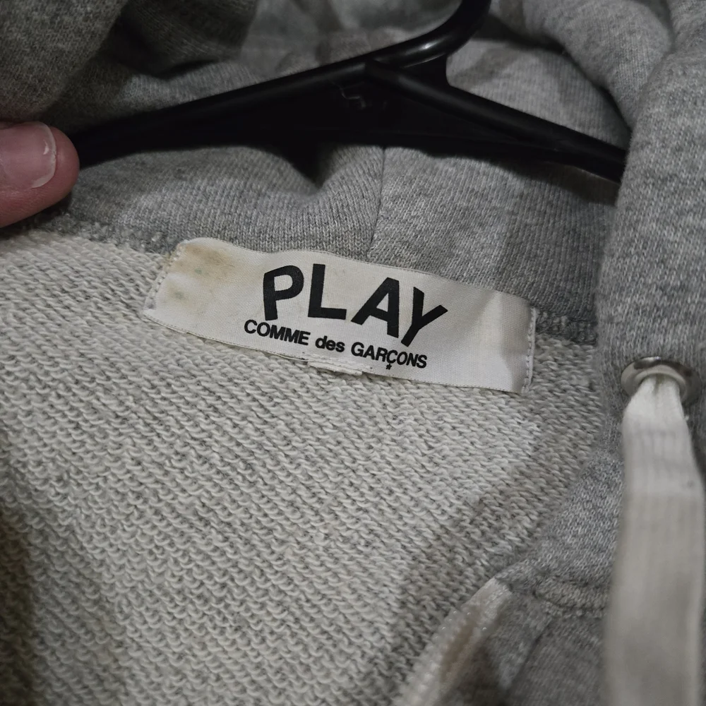 Comme des Garçons Play Gray Hoodie - SIZE L - Picture 4 of 14